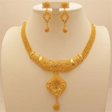 buy luxury jewelry online.